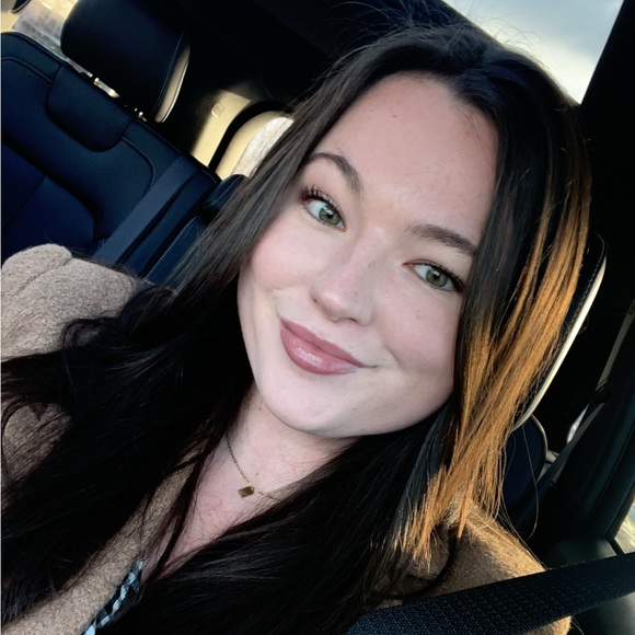 Profile Picture of Brittany Dudick (@brittty178) on Poshmark