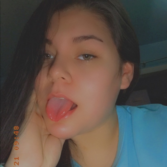 Cheyenne Winsea - Poshmark Profile Picture of Cheyenne Winsea (@winseac) on Poshmark