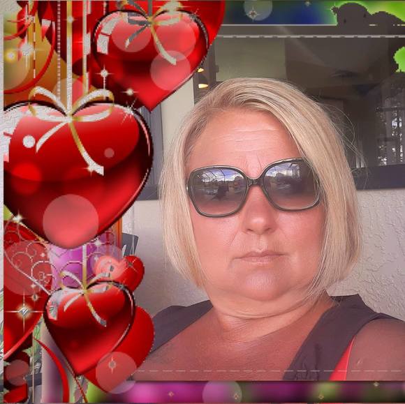 Profile Picture of Bobbie Dill (@bobbiedill7) on Poshmark