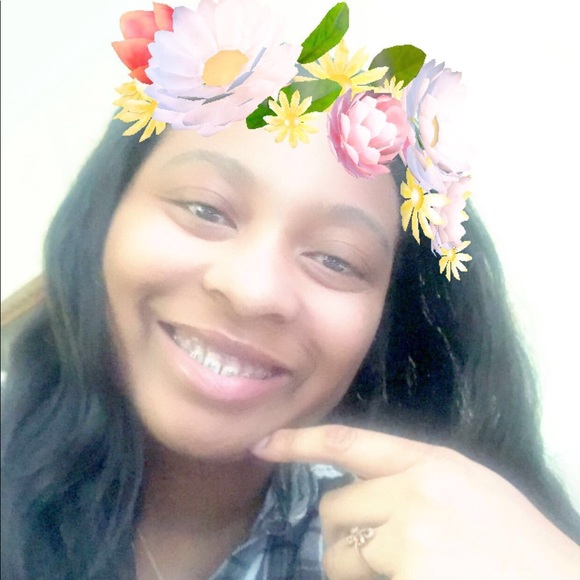 Profile Picture of Brianna Mitchell (@briannakhallah) on Poshmark