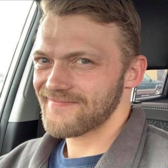 Profile Picture of Jonathan Thorpe (@jon_jon_89) on Poshmark