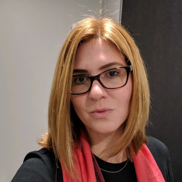 Profile Picture of June Gossling (@junebugstyle) on Poshmark