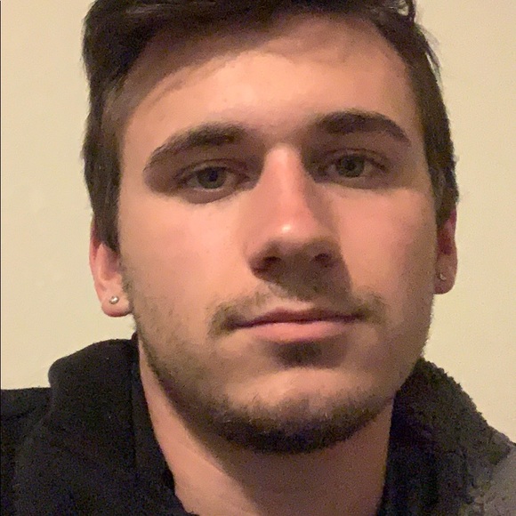 Profile Picture of Hunter Marks (@huntermarks104) on Poshmark