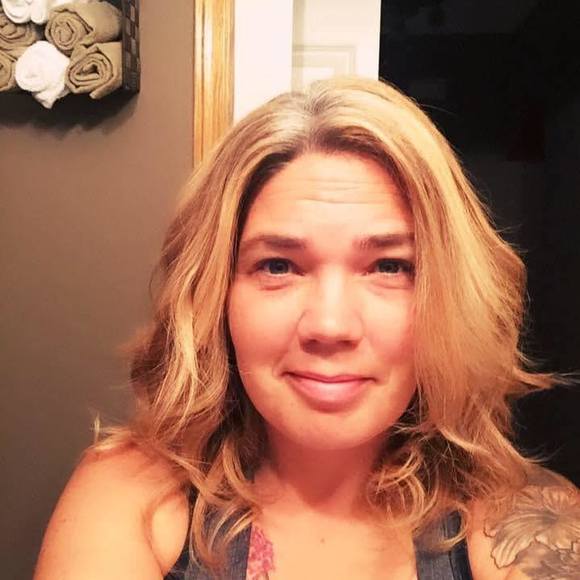 Profile Picture of Jodie Golnik (@jodiegolnik) on Poshmark