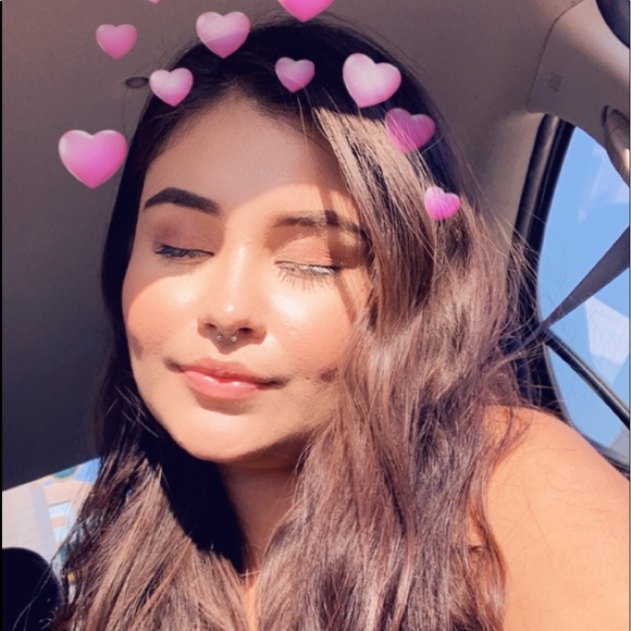 Profile Picture of Elena Tiznado (@etiznado) on Poshmark