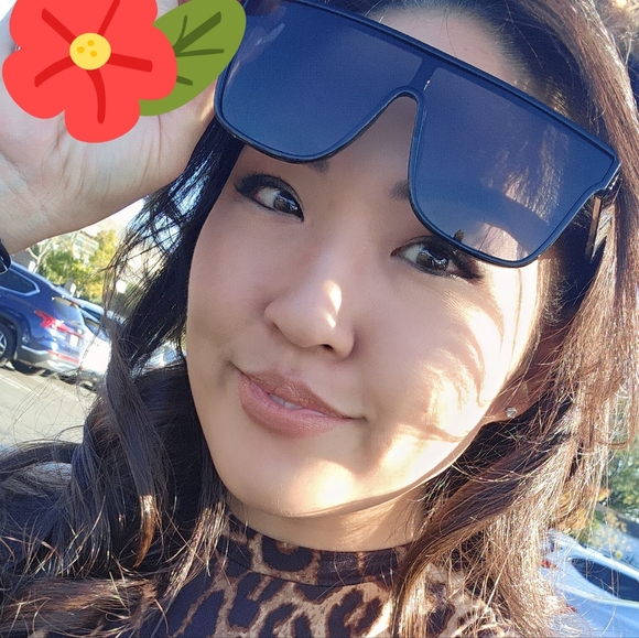 Profile Picture of Eun Chung (@eunch3689) on Poshmark