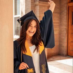 Profile Picture of Alex Merrill (@alexmonet__) on Pinterest