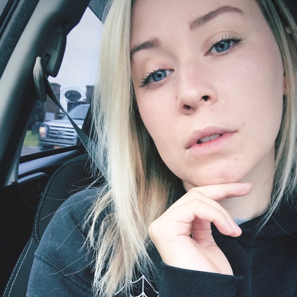 Profile Picture of Brittney Ferrell (@bslye91) on Poshmark