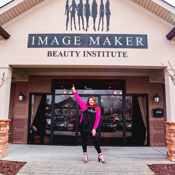 Profile Picture of Kaitlyn Viall (@kaitlynviall) on Poshmark