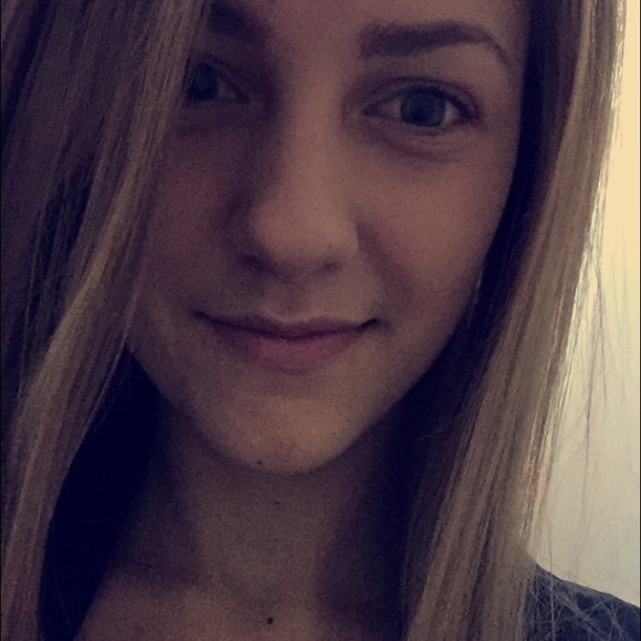 Profile Picture of Anita Kislyanka (@anitakislyanka) on Poshmark