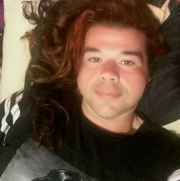 Profile Picture of Andrew Hundley (@skyfox1981) on Poshmark