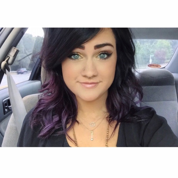 Profile Picture of Paige Simms (@blankkpaige) on Poshmark