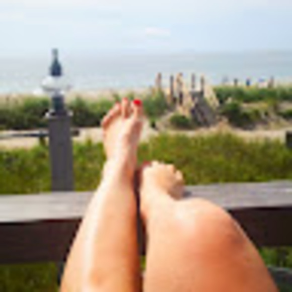 Profile Picture of Betsy Hansen (@bahanse) on Poshmark