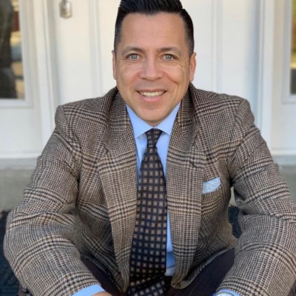 Profile Picture of Eric Aroca (@ericaroca1) on Poshmark