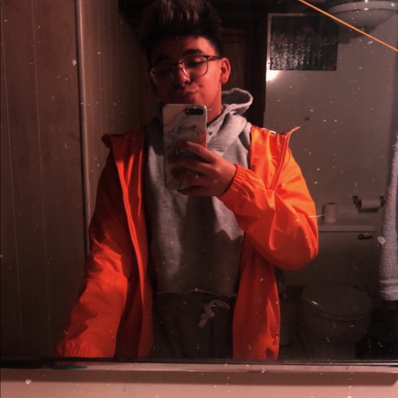 Profile Picture of Michael Ruelas (@micrio) on Poshmark