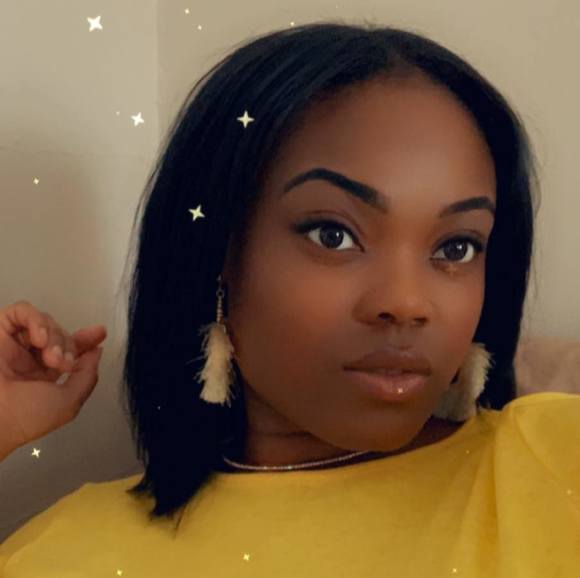 Profile Picture of Kaitlin James (@kayaakila) on Poshmark