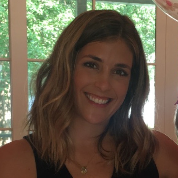 Profile Picture of Beth Emmott (@bemmott) on Poshmark