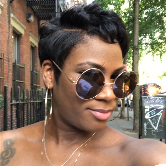 Profile Picture of Ericka Robinson (@erickar23) on Poshmark