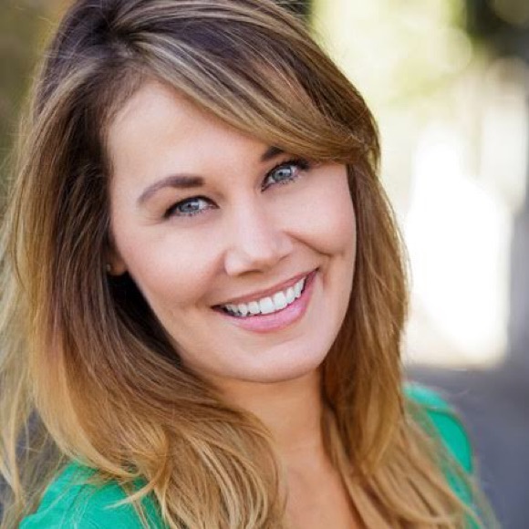 Profile Picture of Anne Schmidt (@anneschmidt330) on Poshmark