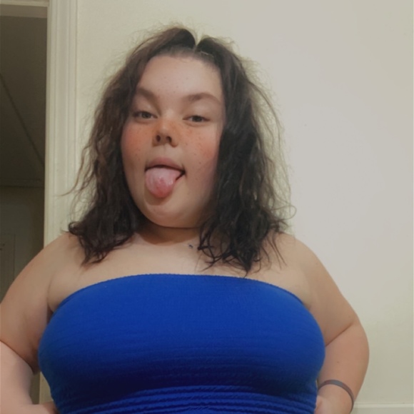 Patrysha Brogden - Poshmark Profile Picture of Patrysha Brogden (@pattyb_17) on Poshmark