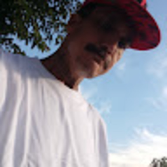 Profile Picture of Robert Mcgreggor (@robertmcgreggor) on Poshmark