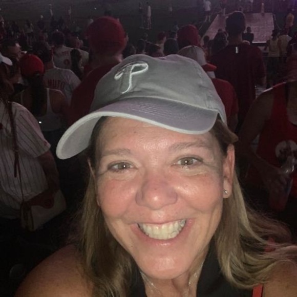 Profile Picture of Susan Cvijanovich (@s_cvijanovich) on Poshmark