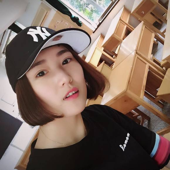 Profile Picture of Yuting Qiu (@yuting_qiu) on Poshmark