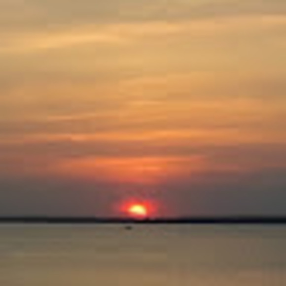 Profile Picture of Debra Huff (@ottertailgirl22) on Poshmark