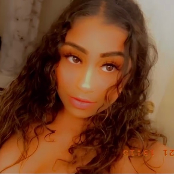 Profile Picture of Chasey Malone (@chasey_malone) on Poshmark