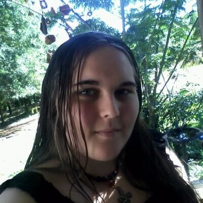 Profile Picture of Caity Bell (@Leelu_95) on Twitter