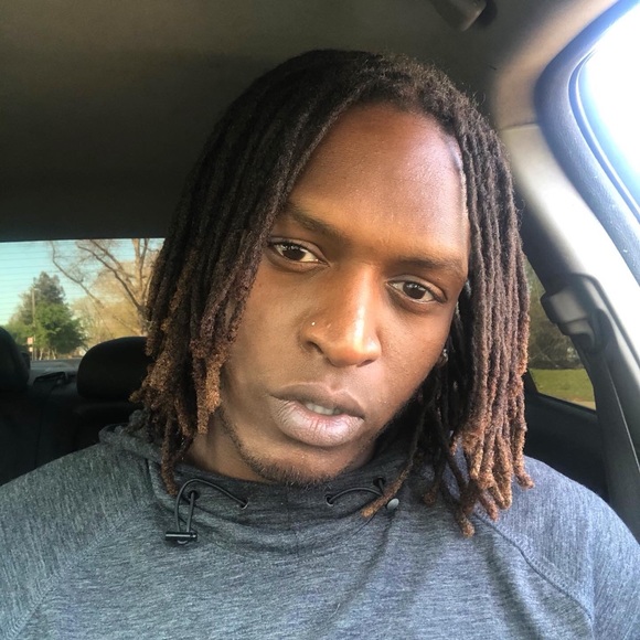 Profile Picture of Kevin Clements (@vinclems) on Poshmark
