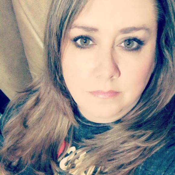 Profile Picture of Shannon Maple (@shannynraelyn) on Poshmark