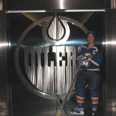 Profile Picture of Chris (@OilerStrong) on Twitter