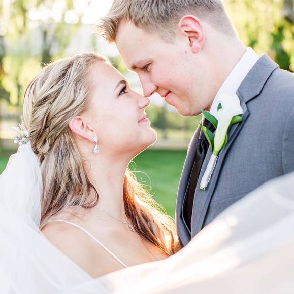 Profile Picture of Gabrielle Robbins (@gabriellebrewst) on Poshmark