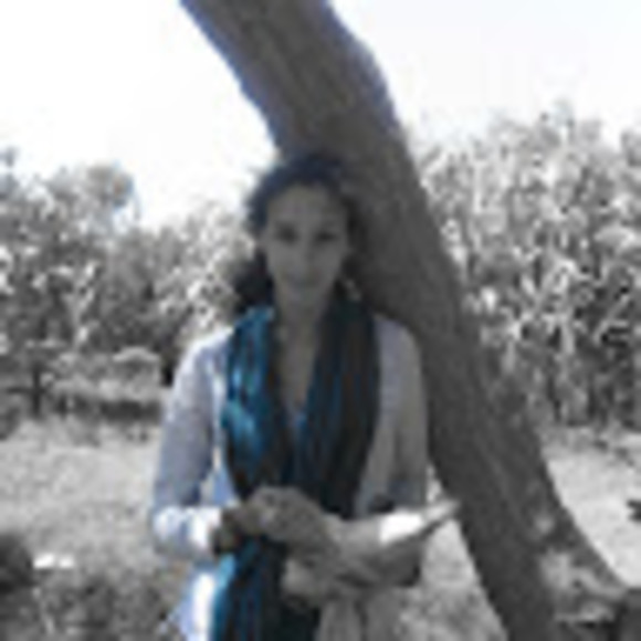 Tanine Daryoush - Poshmark Profile Picture of Tanine Daryoush (@tantangolee) on Poshmark