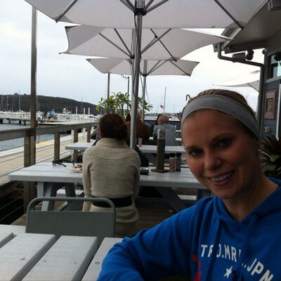 Profile Picture of Rebecca Mountain (@mountain_becky) on Twitter