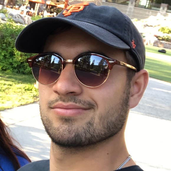 Profile Picture of Dominic Debenedetti (@dominic707) on Poshmark