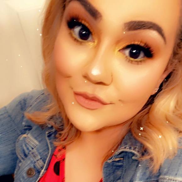 Profile Picture of Megan Longoria (@mmlongoria23653) on Poshmark