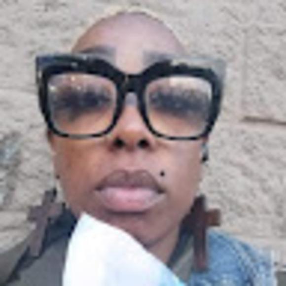 Profile Picture of N. neenah Ross (@nilmatic) on Poshmark