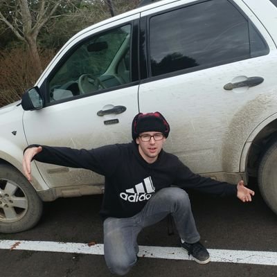 Profile Picture of Jonathan Daugherty (@FlossyRaptor7) on Twitter