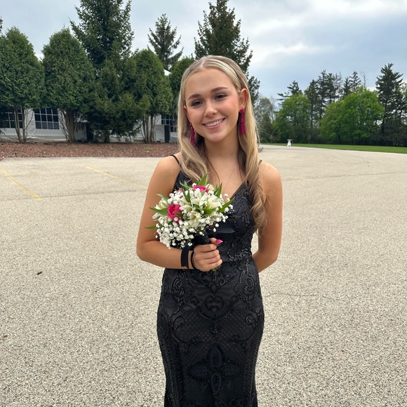 Profile Picture of Brianna Baumann (@bnb02212006) on Poshmark