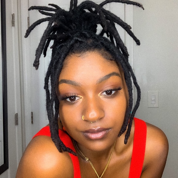 Profile Picture of Paulette Wilborn (@paulette212) on Poshmark