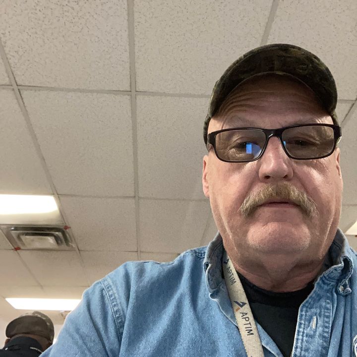 Profile Picture of robinadam273 (@robinsdsome) on Tiktok