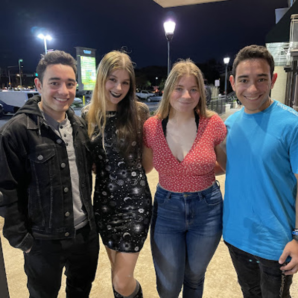 Profile Picture of Andrew Chaillet (@andrewc1342) on Poshmark