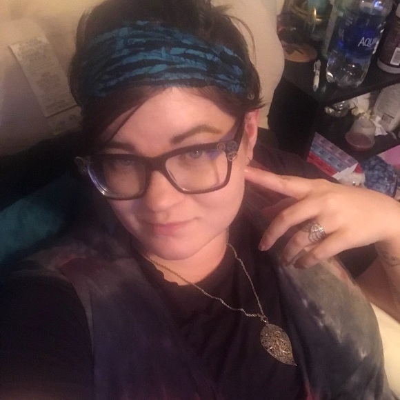 Profile Picture of Sheabelle lynne Jurin (@sheasheabelle) on Poshmark