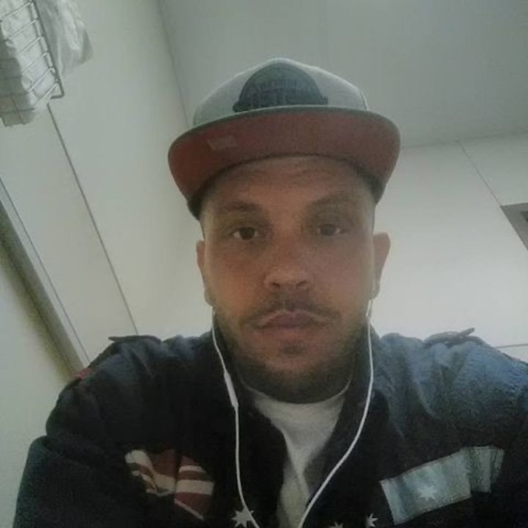 Profile Picture of Daniel Ridings (@danielridings74) on Poshmark