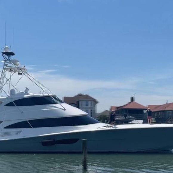 Profile Picture of Isis Camacho (@isis19932) on Poshmark