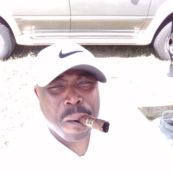 Profile Picture of Gregory Winfree (@gregorywinfree) on Poshmark