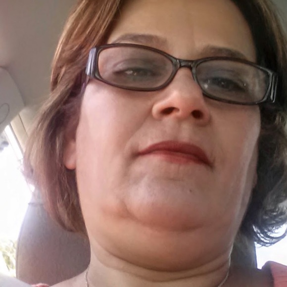 Profile Picture of Rosa Gonzalez (@rosasimon0517) on Poshmark