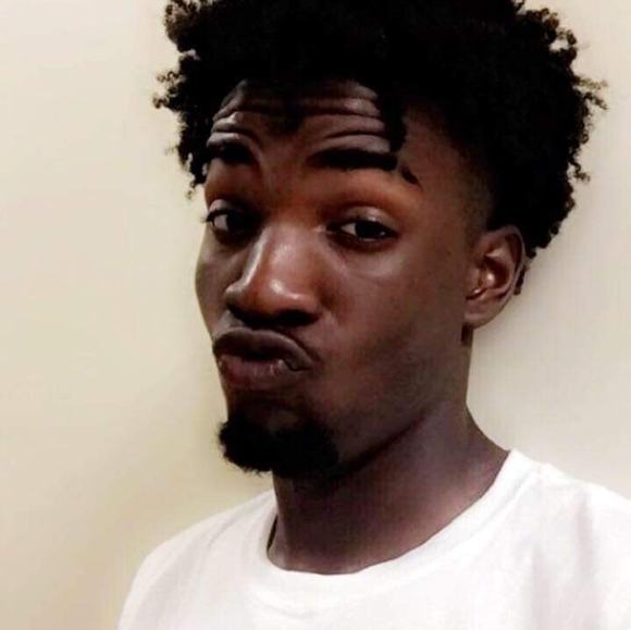 Profile Picture of Dontaye Brown (@dontayebrown24) on Poshmark